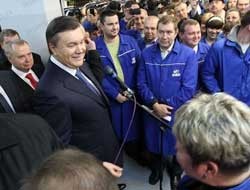 Виктор Янукович пообещал запорожцам мост и рассказал анекдот про Мойшу Виктор Янукович пообещал запорожцам мост и рассказал анекдот про Мойшу
