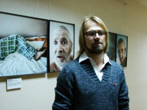 Фотограф-документалист Максим Дондюк: «Туберкулез страшен, но человеческое безразличие и отношение к больным страшнее» Фотограф-документалист Максим Дондюк: «Туберкулез страшен, но человеческое безразличие и отношение к больным страшнее»