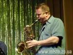 Ken Vandermark ( )